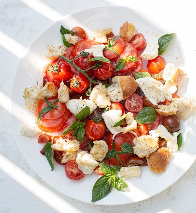 Σαλάτα με ελληνικά προιόντα